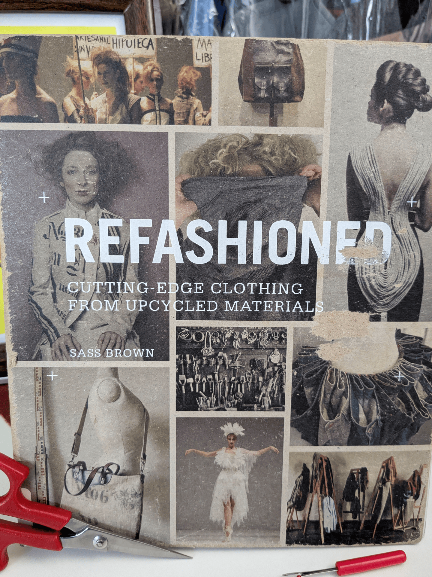  ReFashioned: Cutting-Edge Clothing from Upcycled Materials